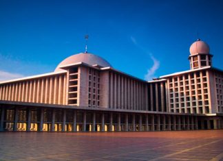 Adab-adab Saat Menuju Masjid Sesuai Tuntunan Rasulullah (Bagian I)