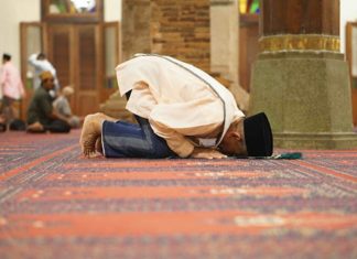 Kafir Karena Tidak Sholat!