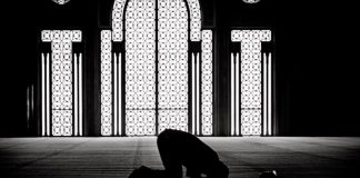 ‘Meninggikan’ Derajat dengan Jalan Sujud