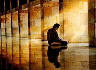 Bolehkah Doa Pribadi saat Tahiyat Akhir dalam Sholat?