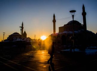 Janji Allah, Bergembiralah Bagi Mereka yang Rajin ke Masjid