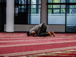 Kekuatan Adab Berdoa: Jembatan Tanpa Batas Antara Hamba dan Pencipta Berdoa